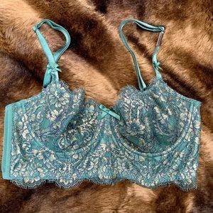 NWT Victoria’s Secret Dream Angels Pushup Without Padding Green Gold Bra 32D